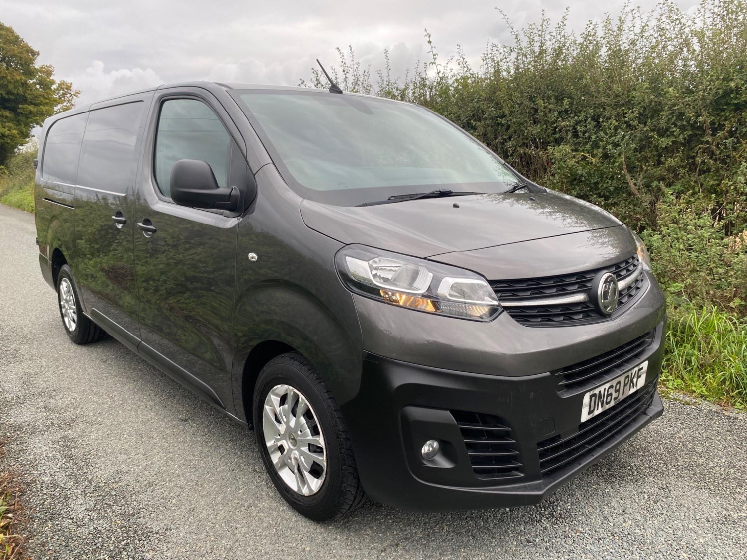 Vauxhall Vivaro Listing Image