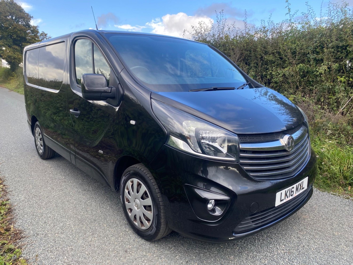 Vauxhall Vivaro Listing Image