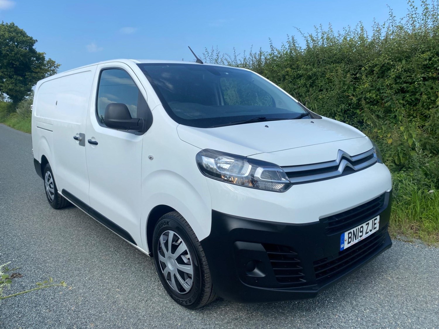 Citroen Dispatch Listing Image