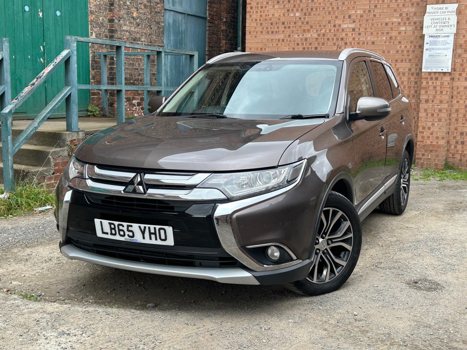 Mitsubishi Outlander Listing Image