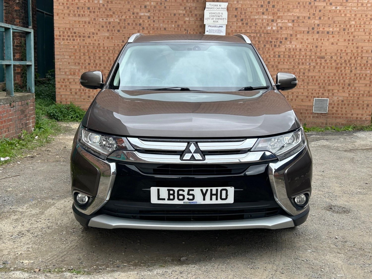 Mitsubishi Outlander Listing Image