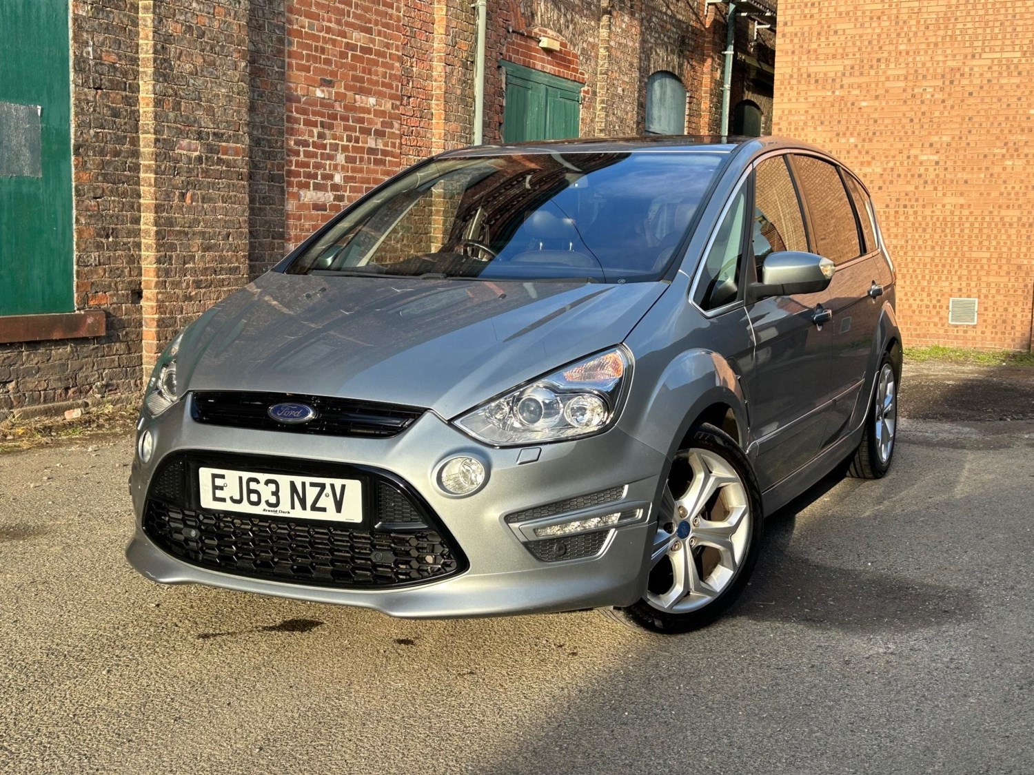 Ford S-Max Listing Image