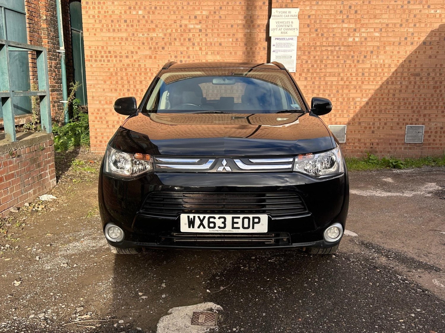 Mitsubishi Outlander Listing Image