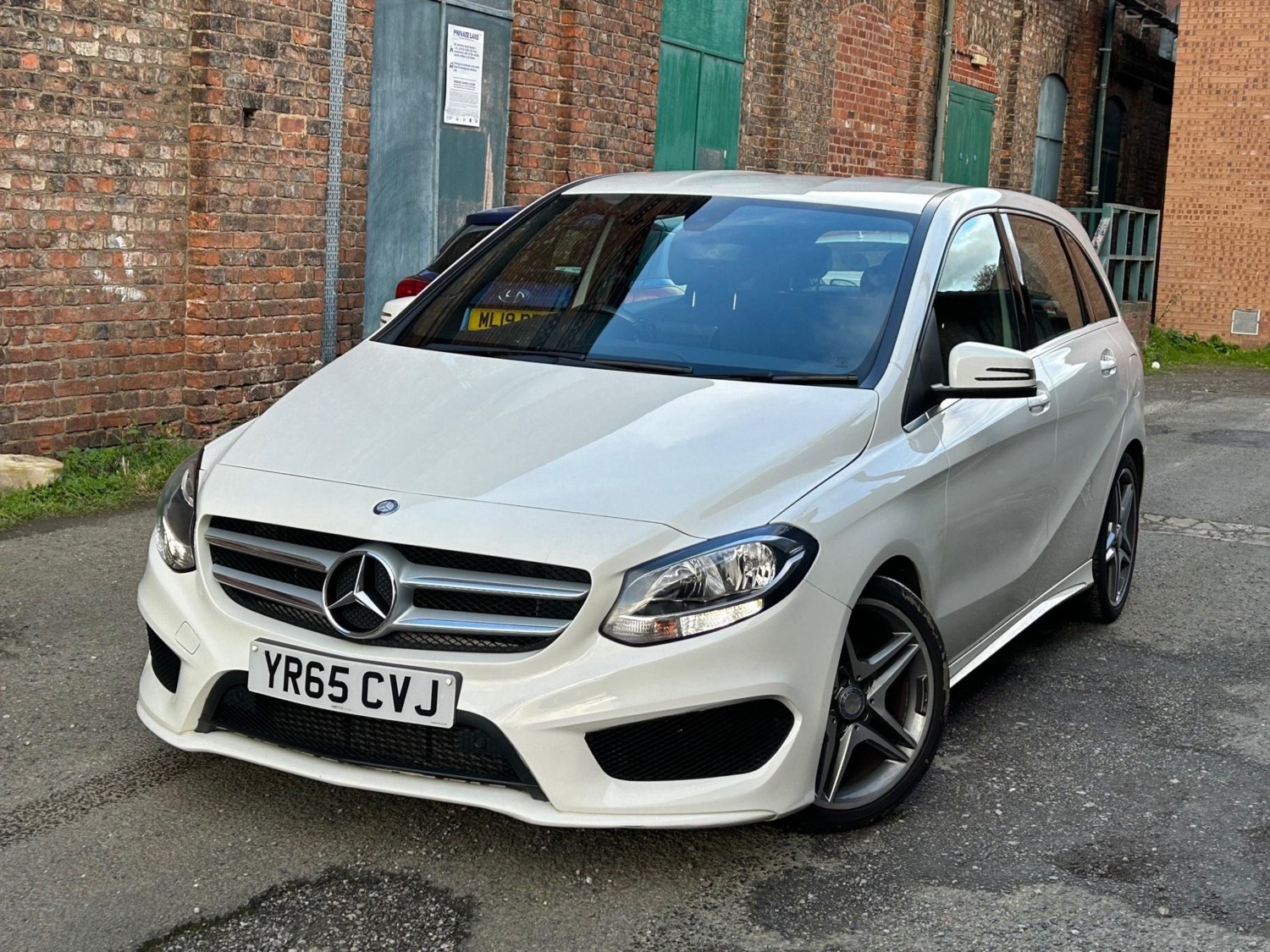 Mercedes-Benz B-Class Listing Image