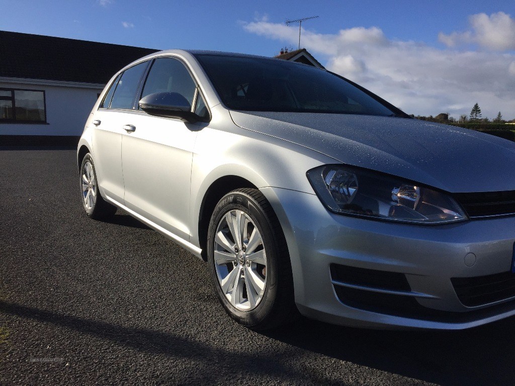 Volkswagen Golf Listing Image