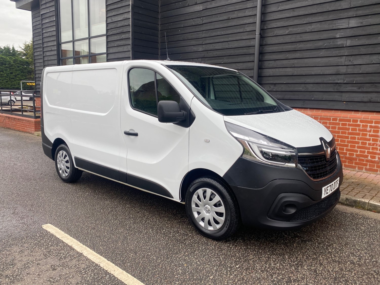 Renault Trafic Listing Image