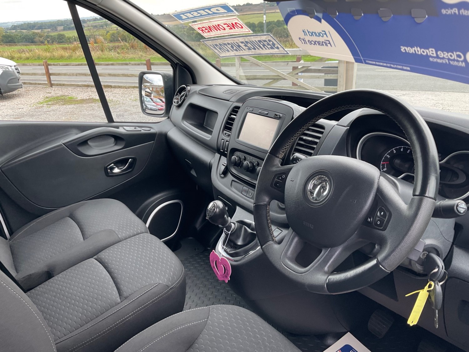 Vauxhall Vivaro Listing Image