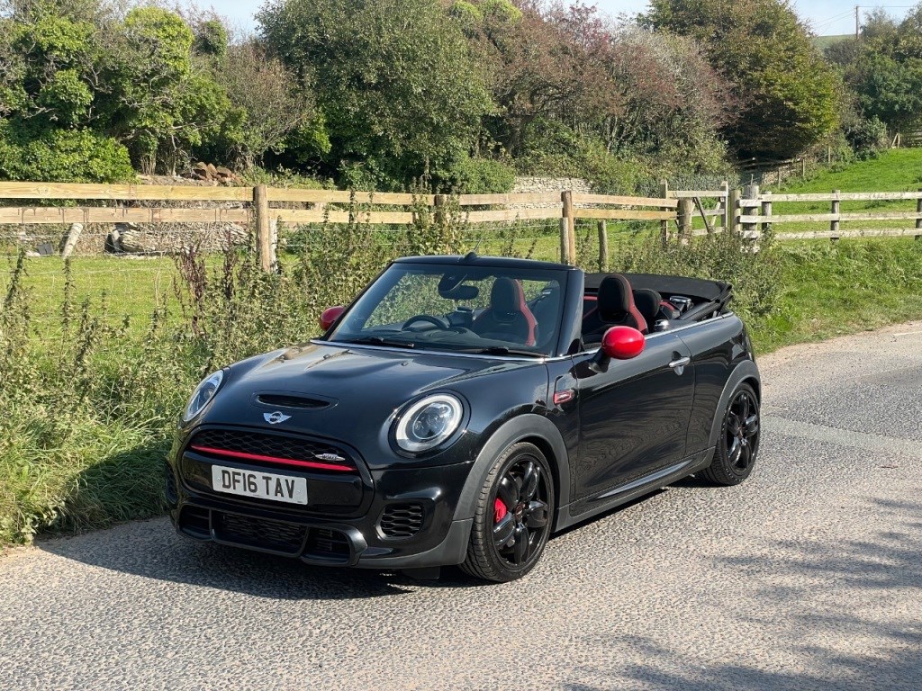 MINI Convertible Listing Image