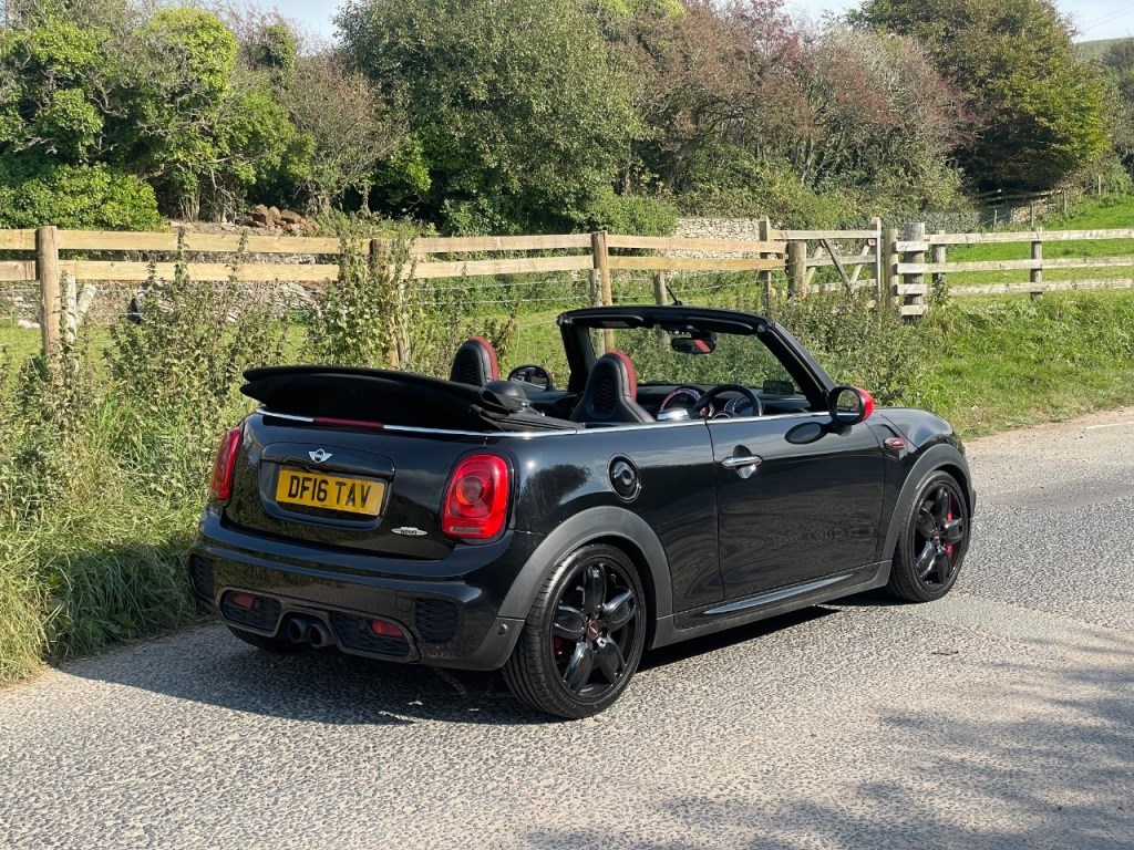 MINI Convertible Listing Image