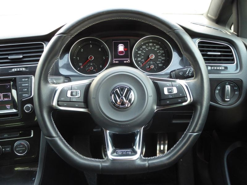 Volkswagen Golf Listing Image