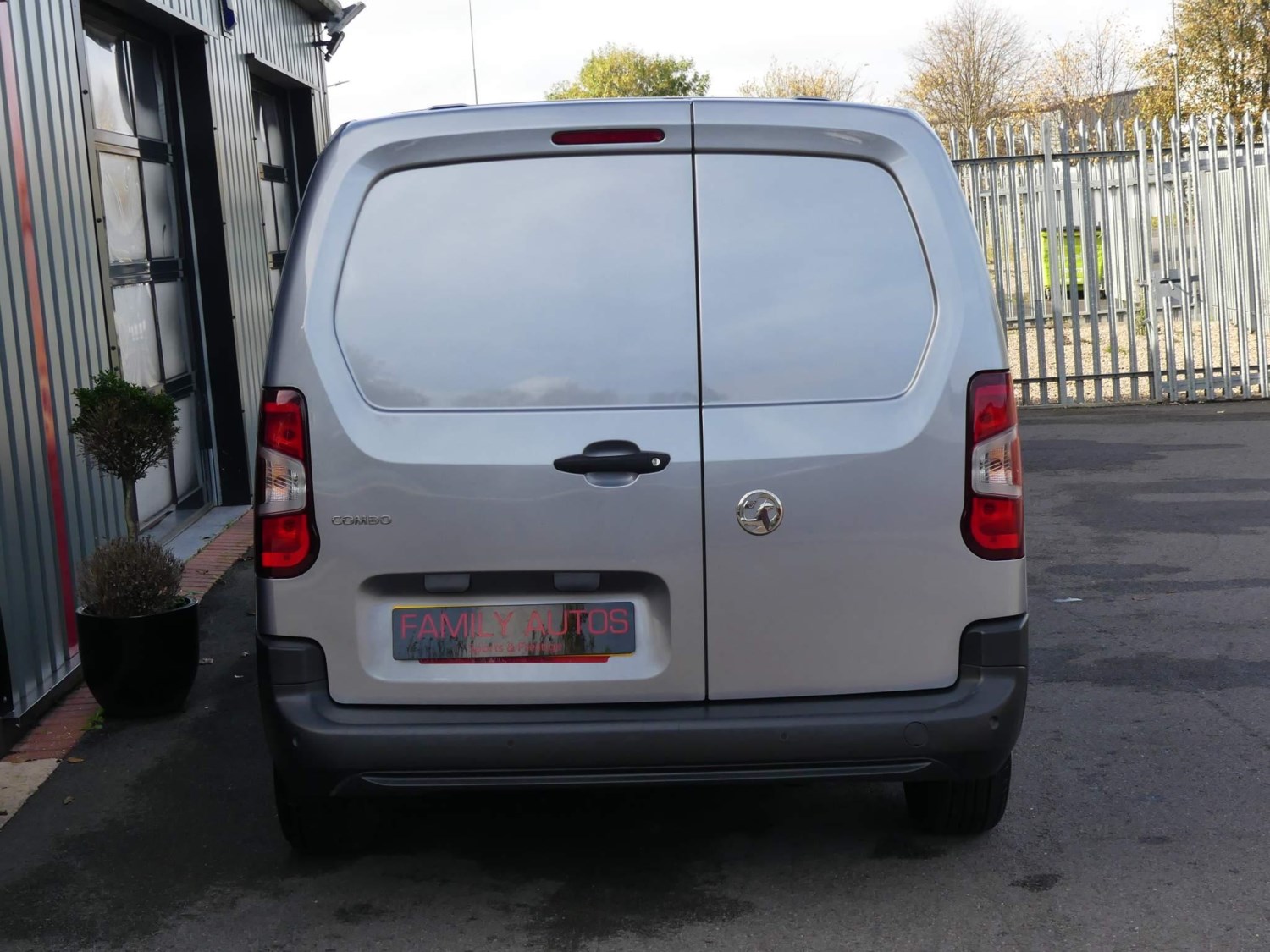 Vauxhall Combo Listing Image