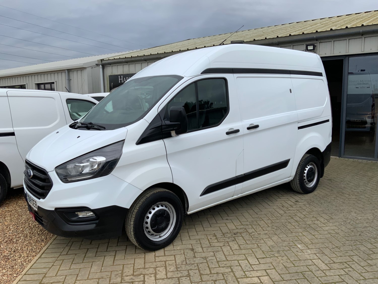 Ford Transit Custom Listing Image