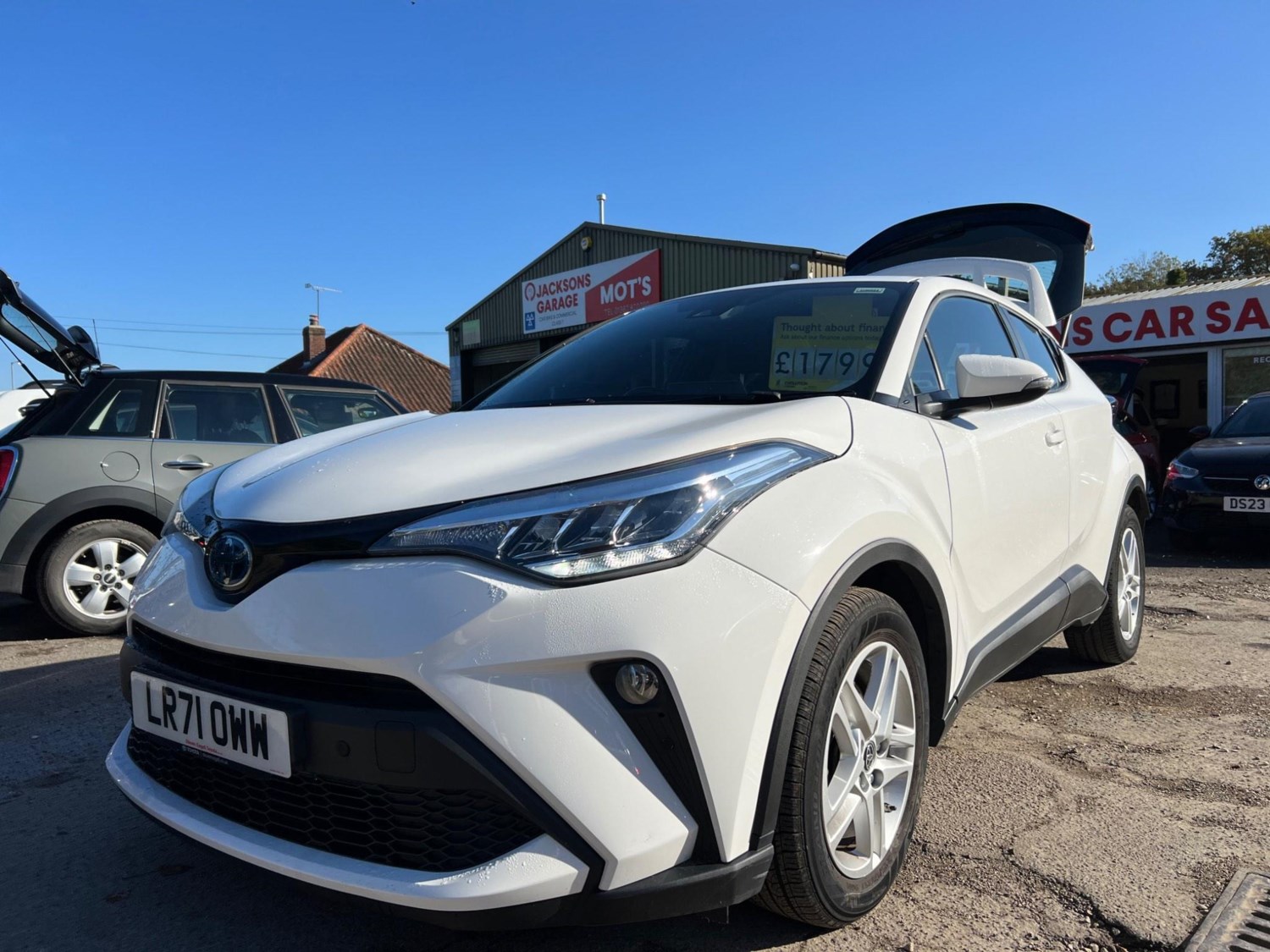 Toyota C-HR Listing Image