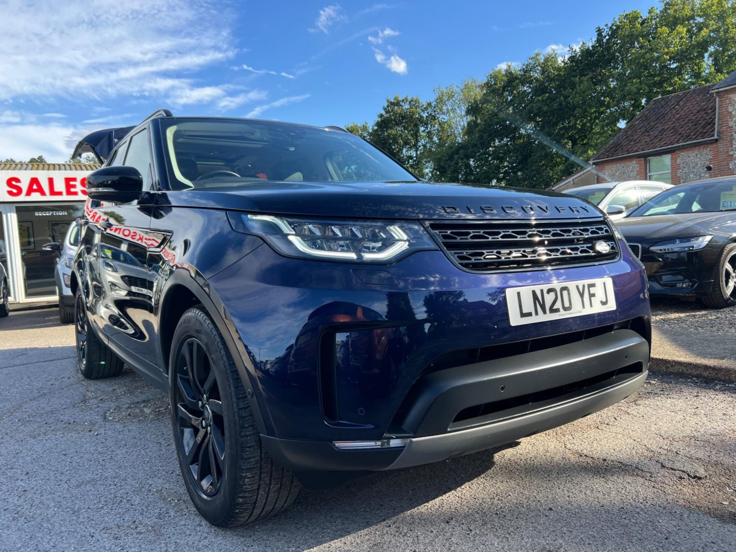 Land Rover Discovery Listing Image