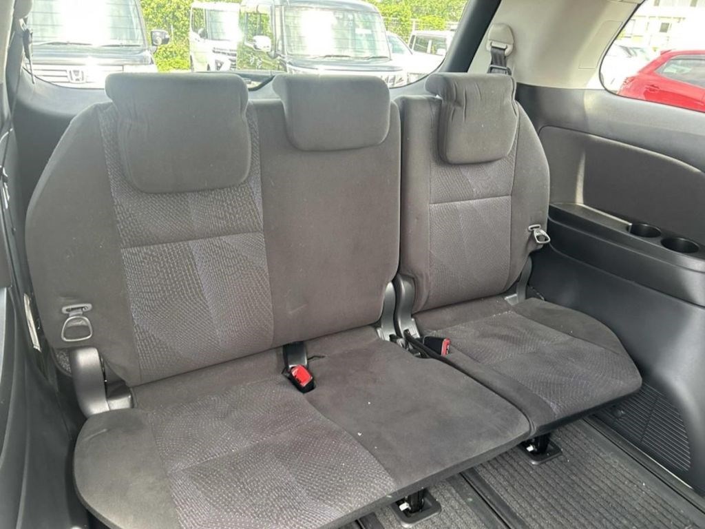 Toyota Estima Listing Image