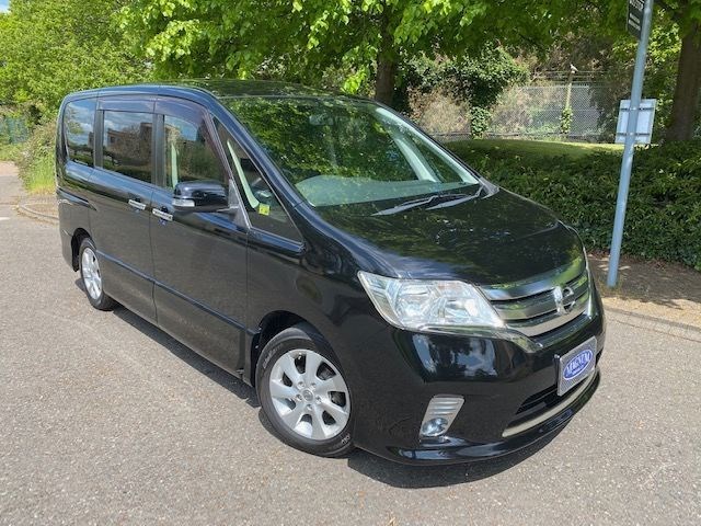 Nissan Serena Listing Image