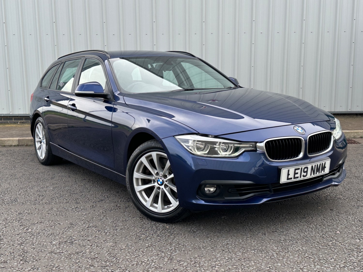 BMW 3 Series Listing Image