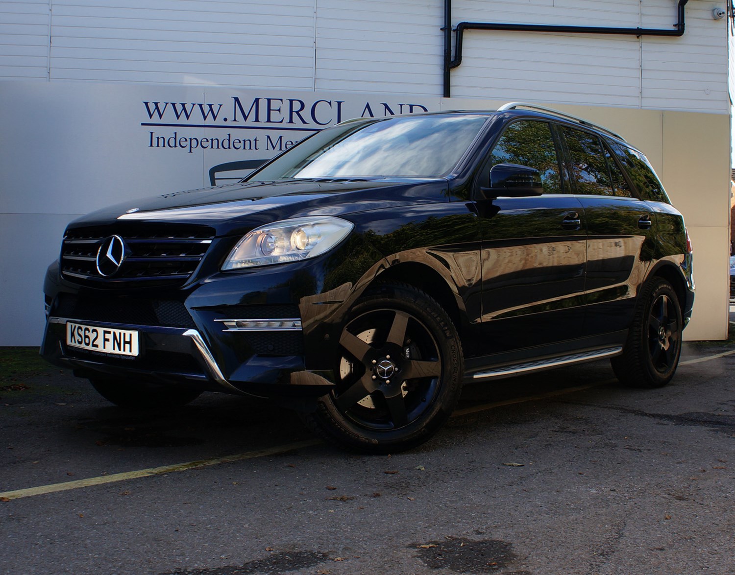 Mercedes-Benz M-Class Listing Image