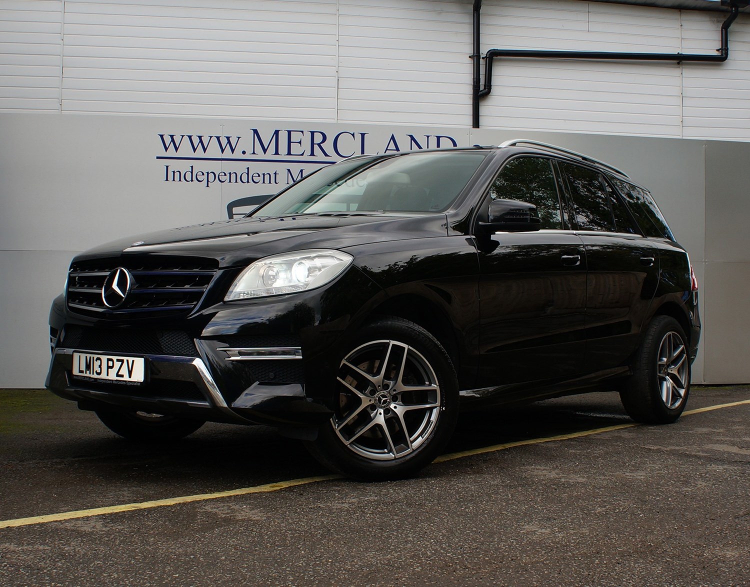 Mercedes-Benz M-Class Listing Image