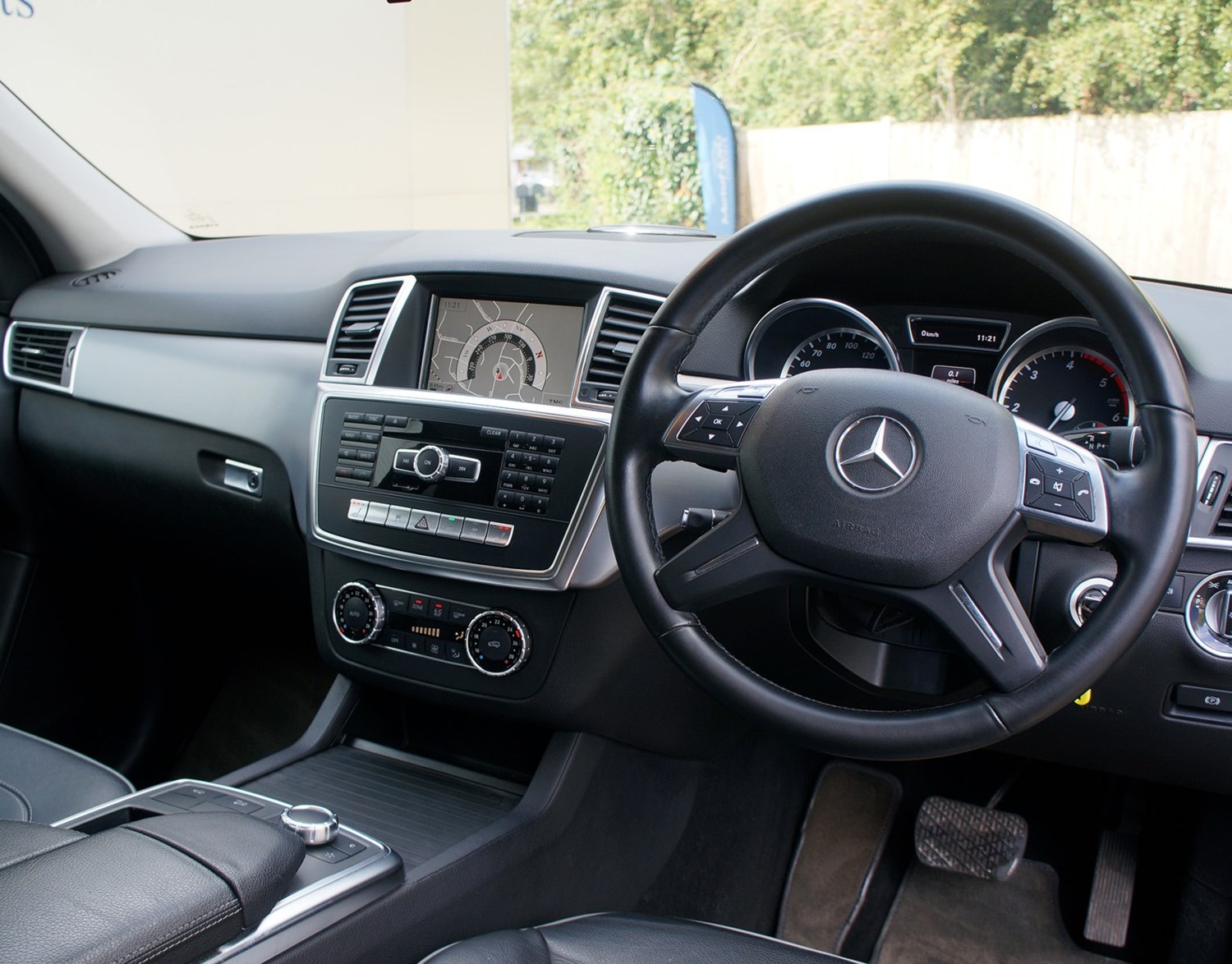 Mercedes-Benz M-Class Listing Image