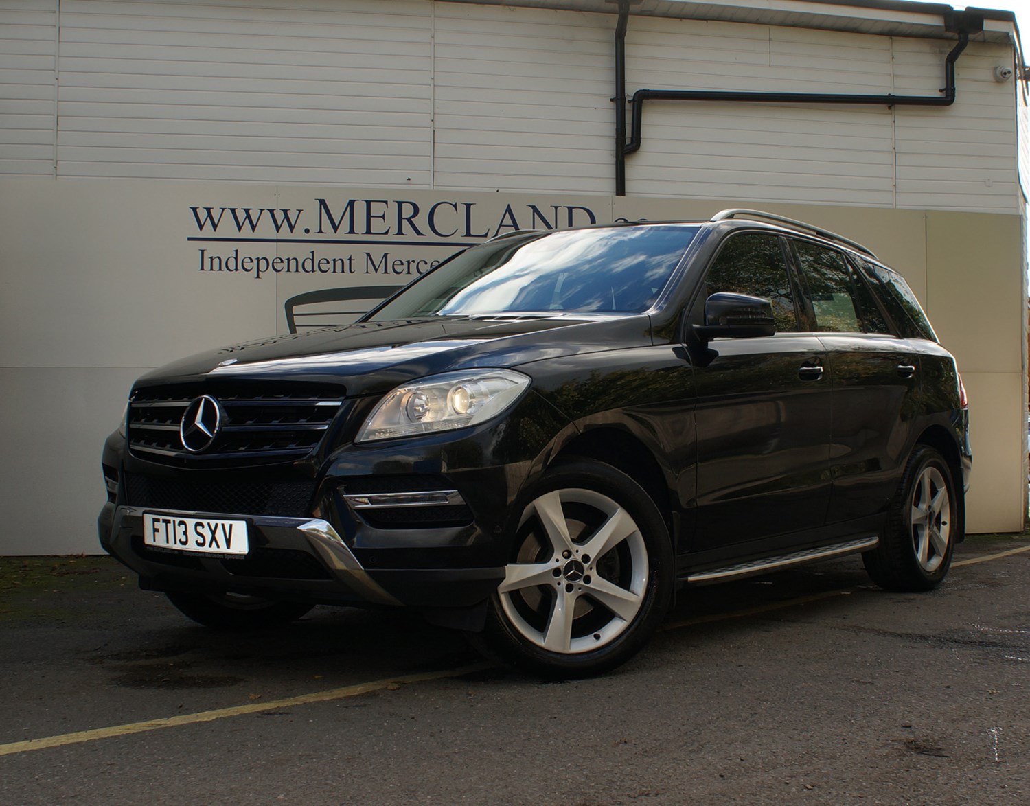 Mercedes-Benz M-Class Listing Image