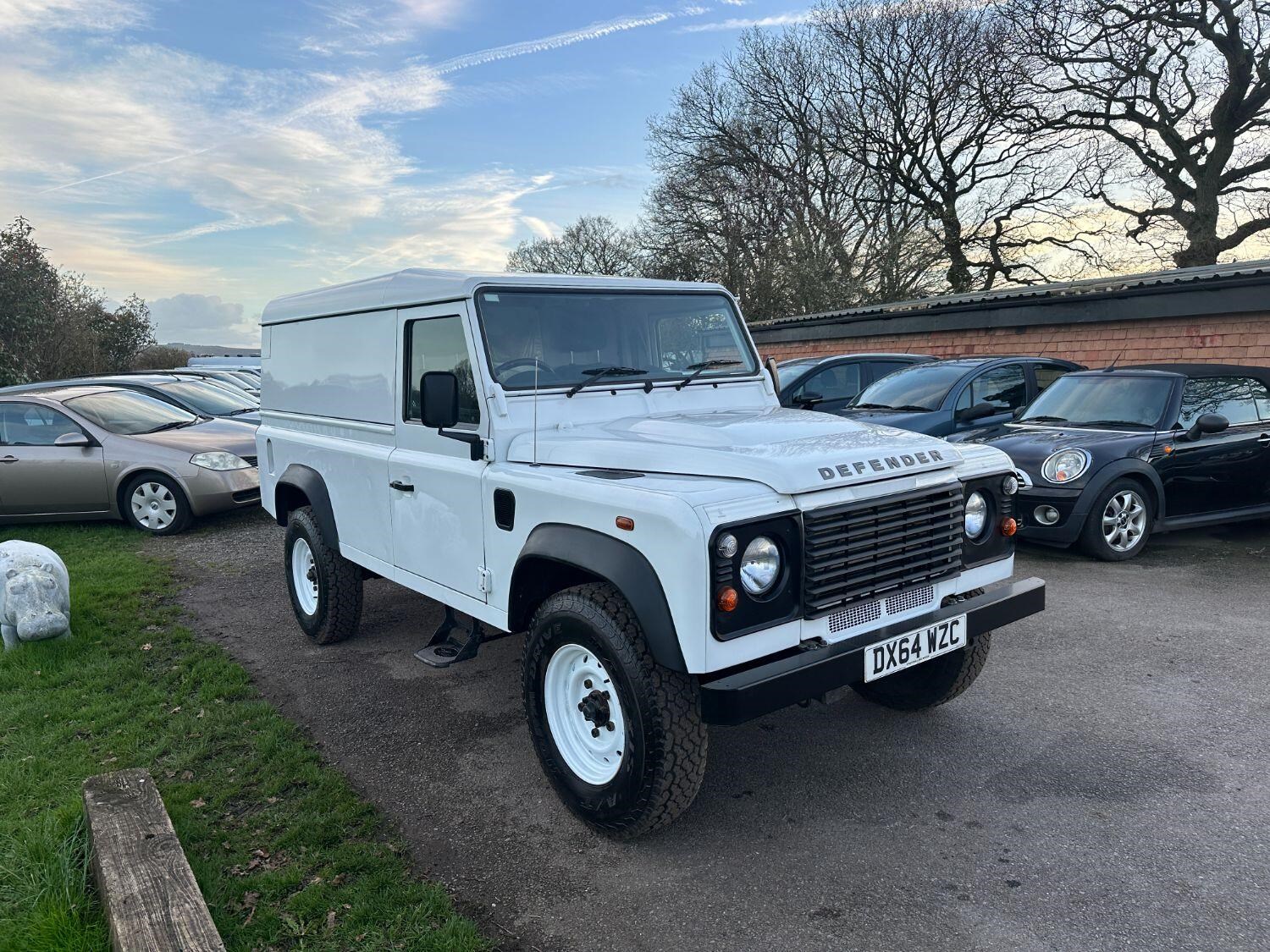 Land Rover Defender Listing Image