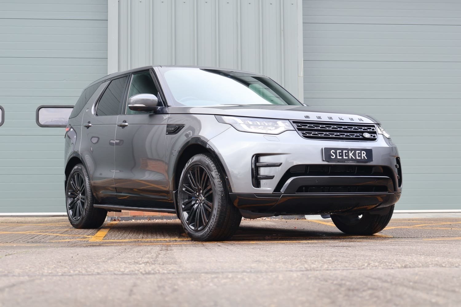 Land Rover Discovery Listing Image