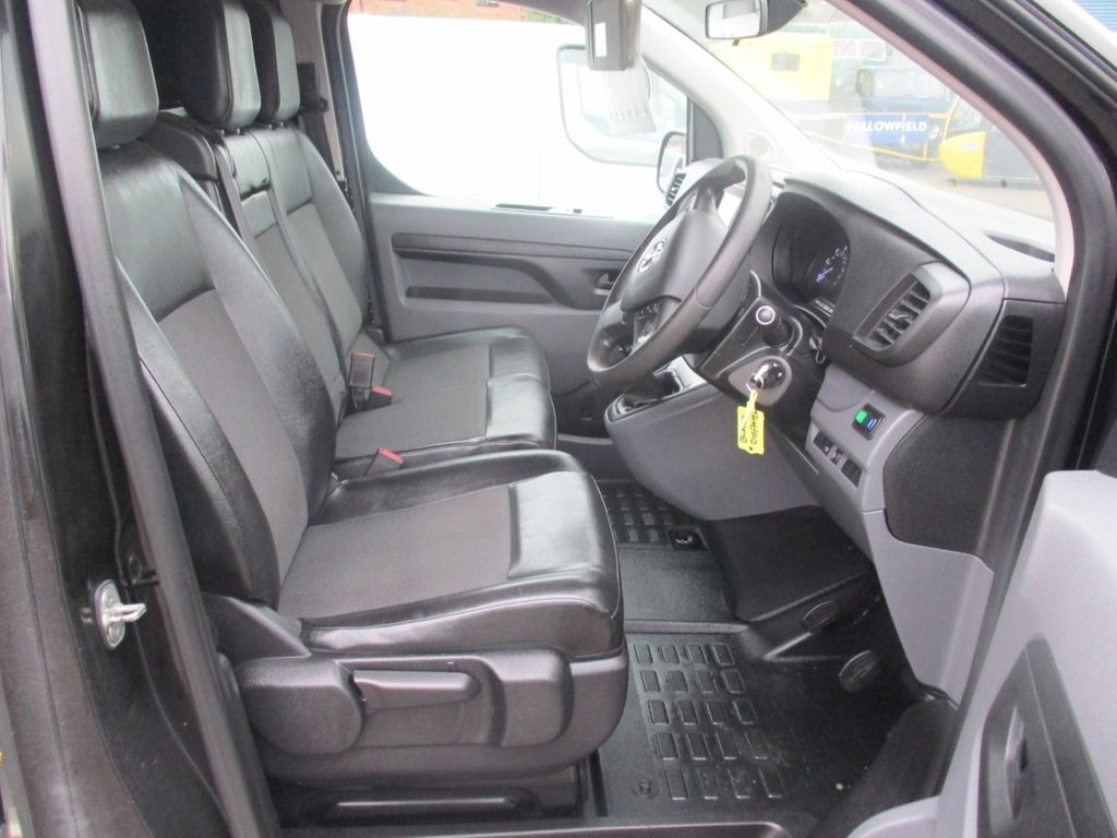 Vauxhall Vivaro Listing Image