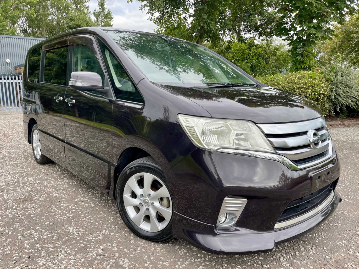 Nissan Serena Listing Image