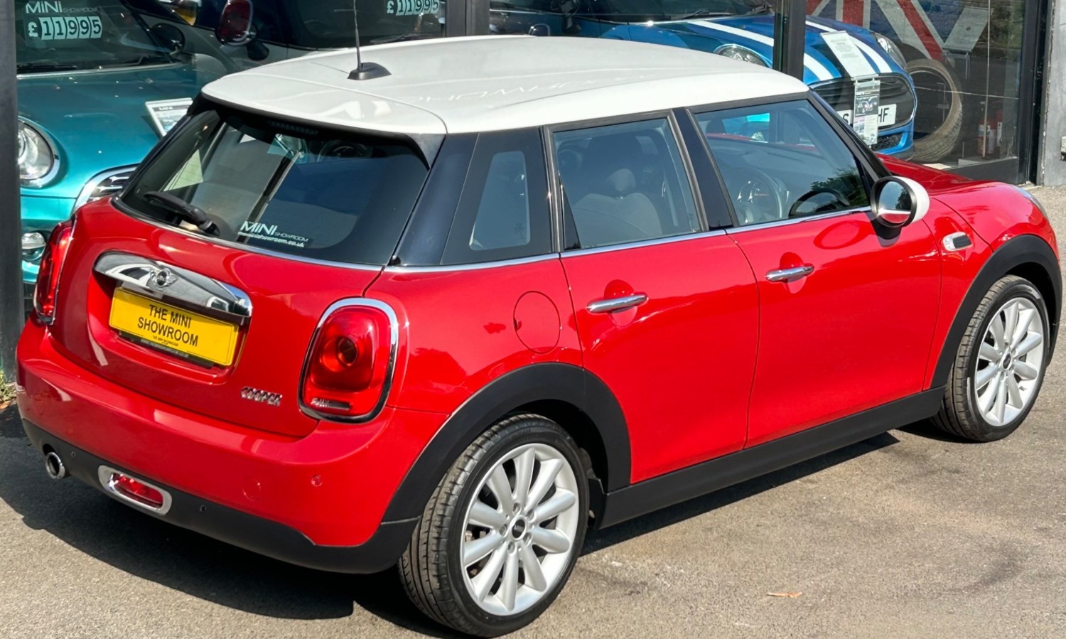 MINI Hatch Listing Image