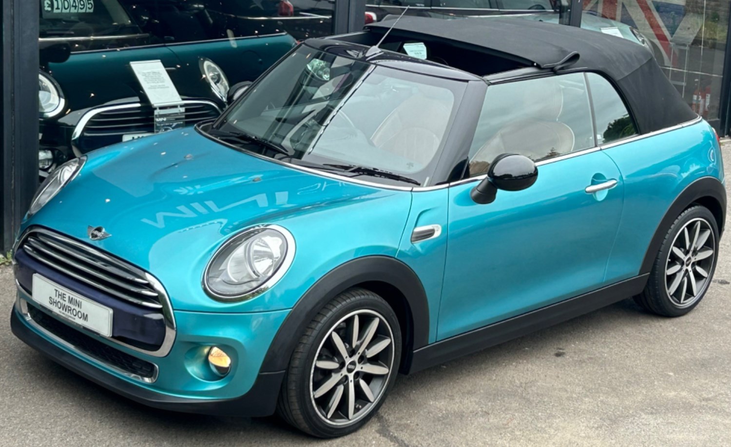 MINI Convertible Listing Image