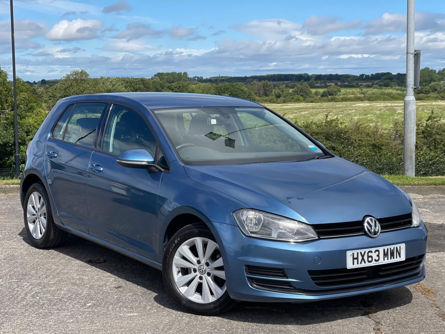 Volkswagen Golf Listing Image