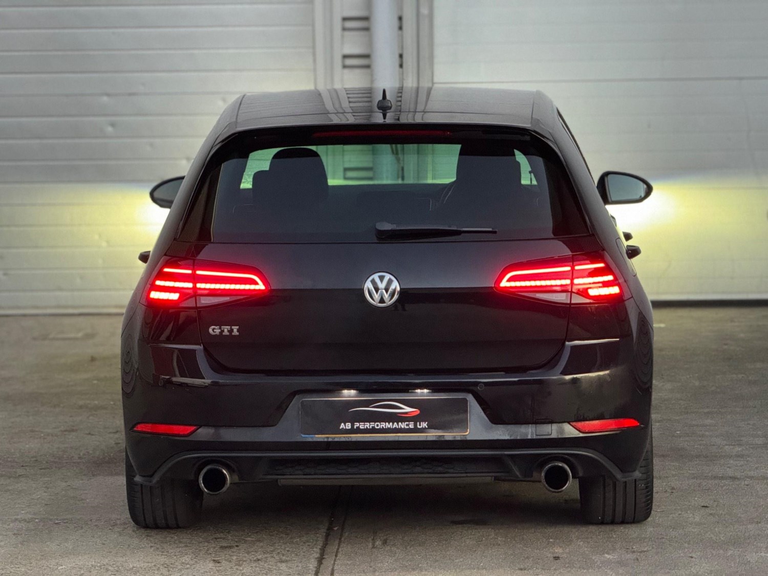 Volkswagen Golf Listing Image