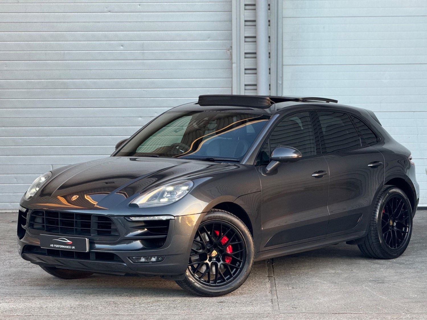 Porsche Macan Listing Image