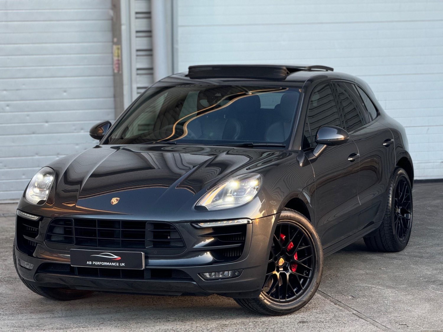 Porsche Macan Listing Image