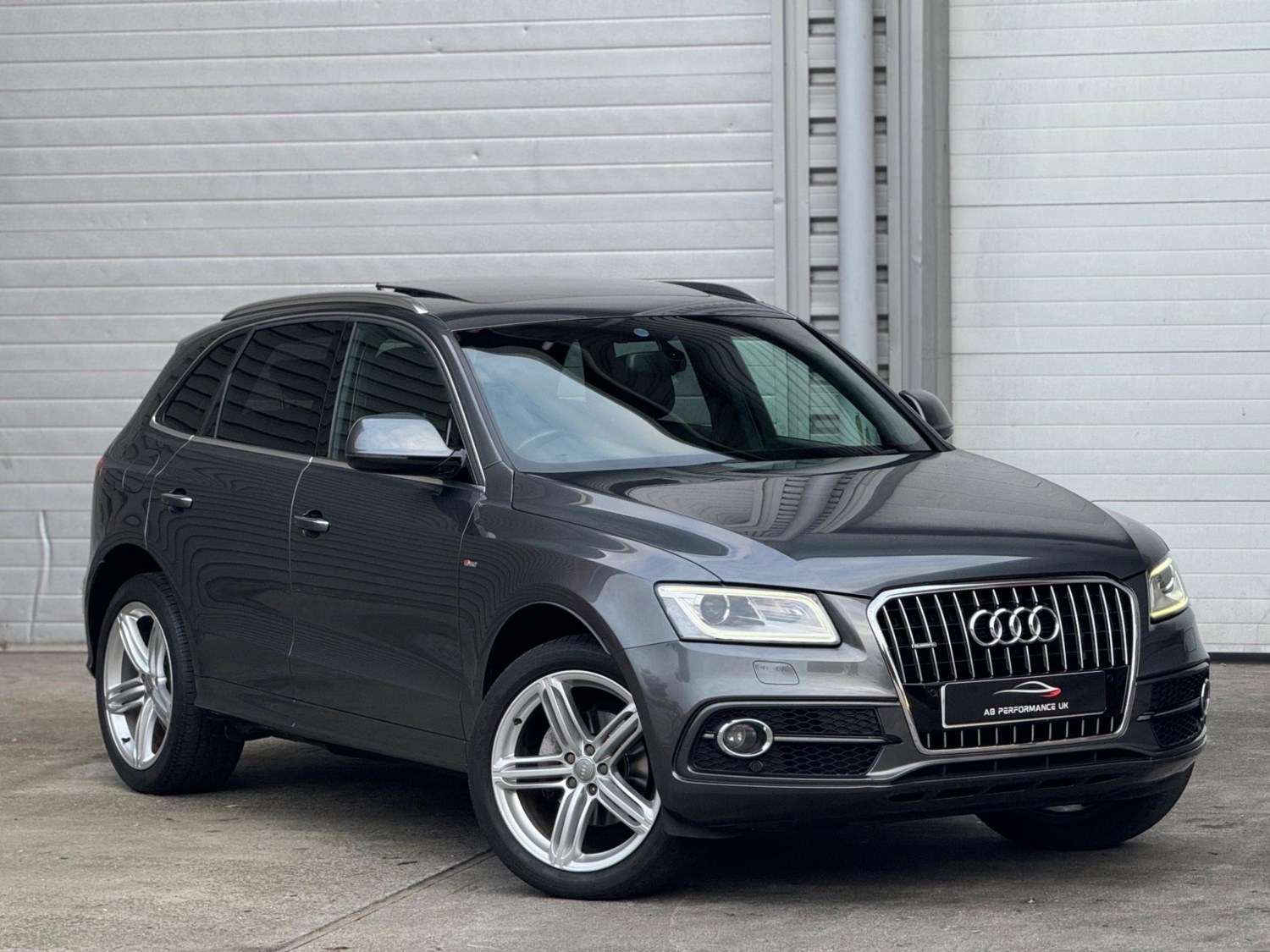 Audi Q5 Listing Image