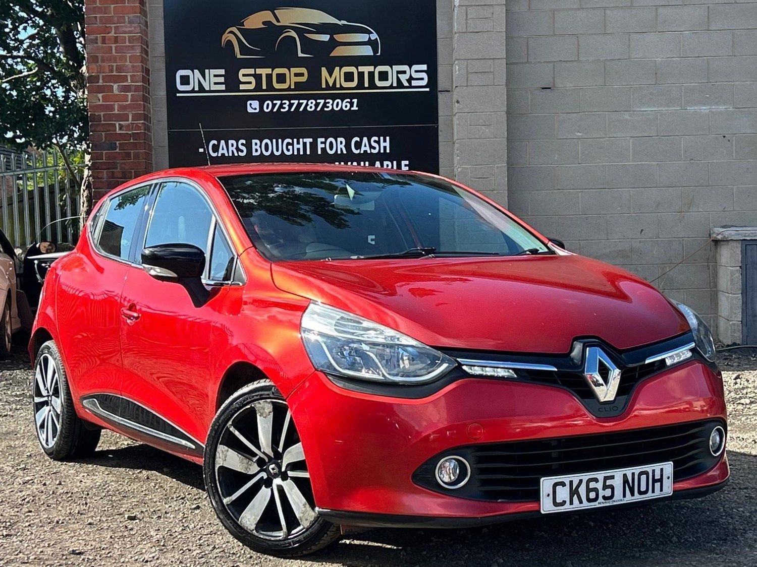 Renault Clio Listing Image