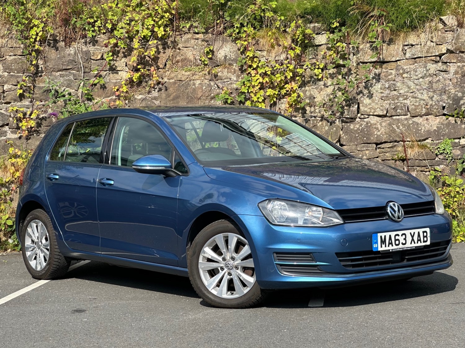 Volkswagen Golf Listing Image