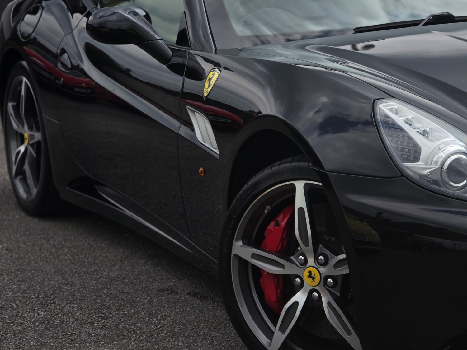 Ferrari California Listing Image