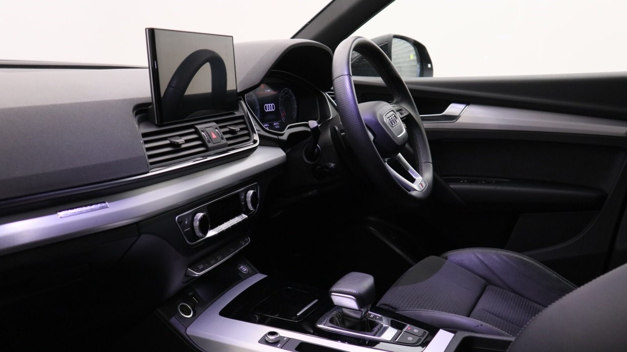 Audi Q5 Listing Image