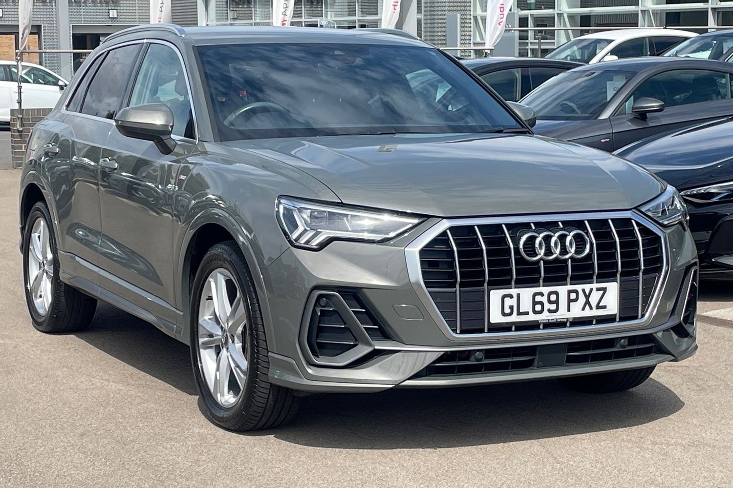 Audi Q3 Listing Image