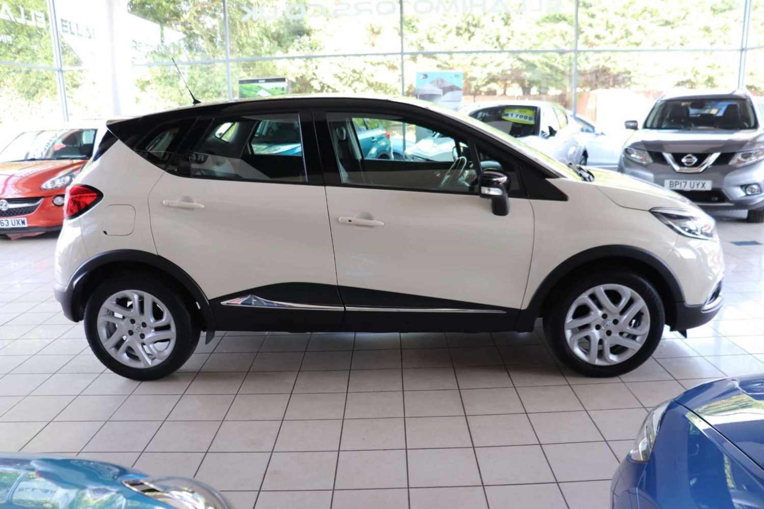 Renault Captur Listing Image