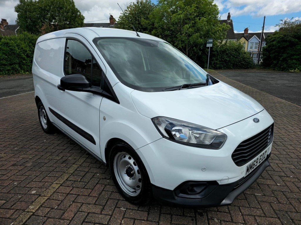 Ford Transit Courier Listing Image