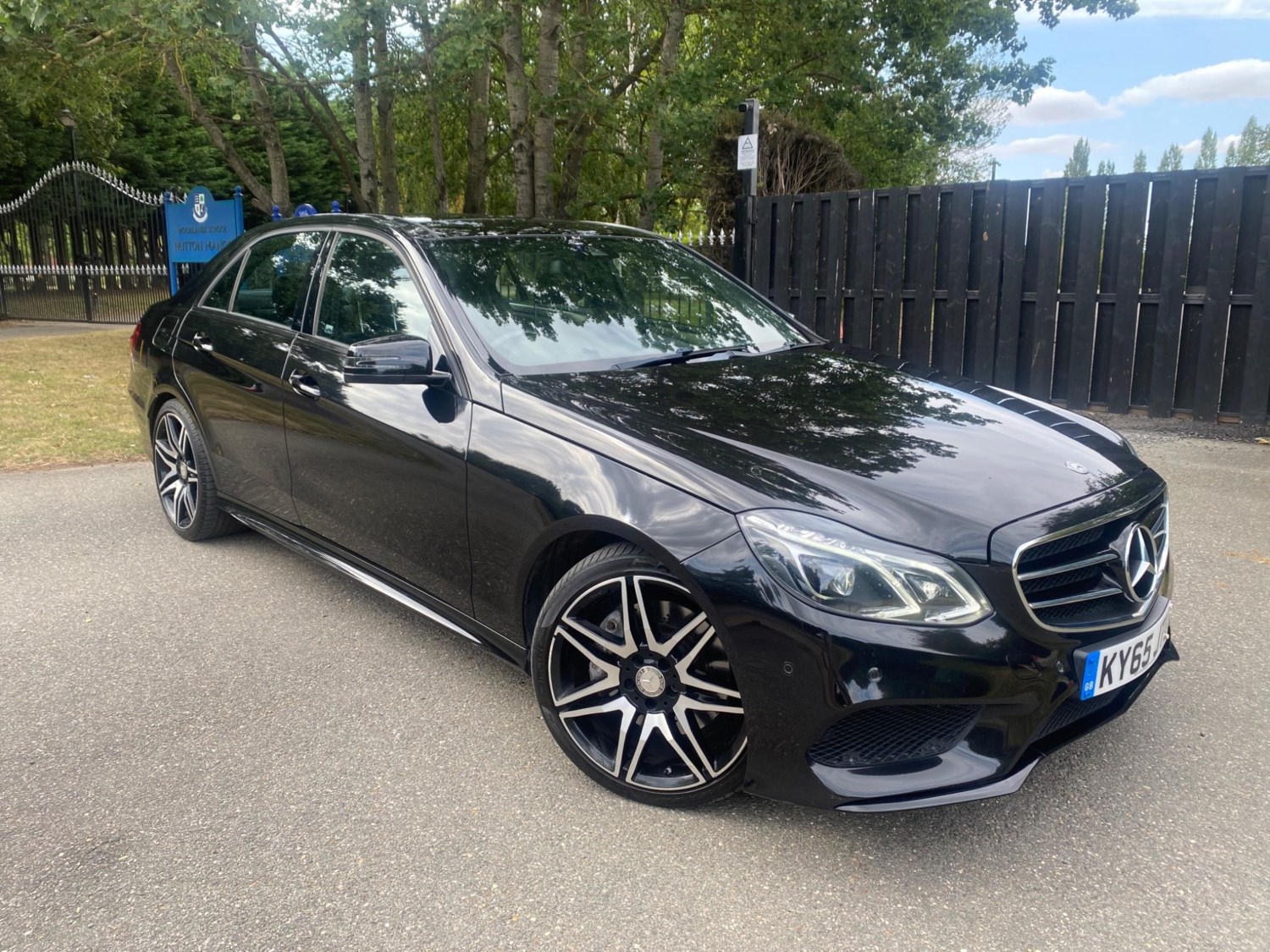 Mercedes-Benz E-Class Listing Image