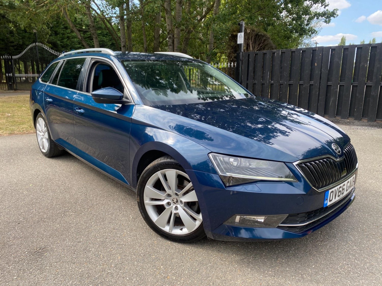 Skoda Superb Listing Image