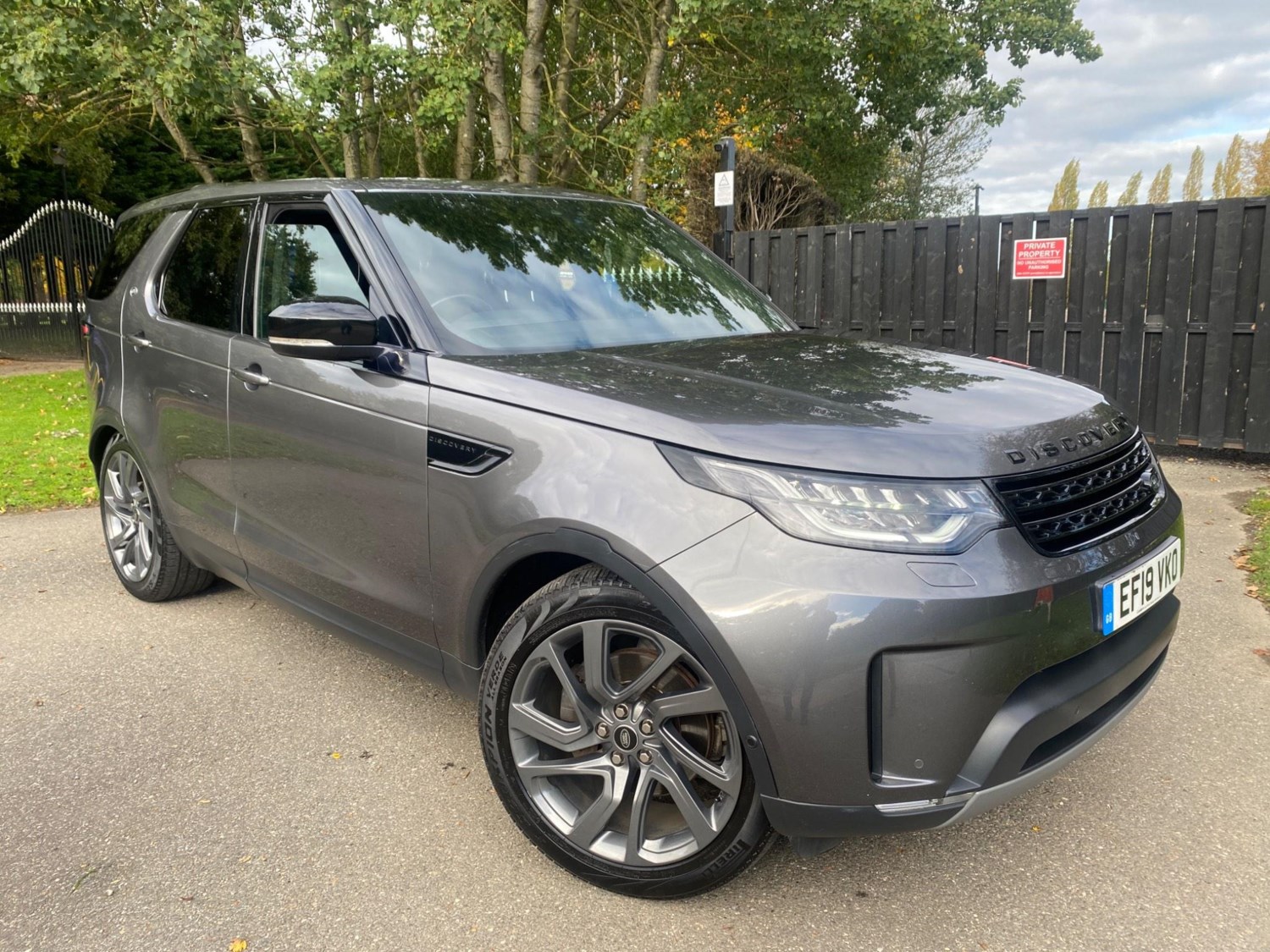 Land Rover Discovery Listing Image