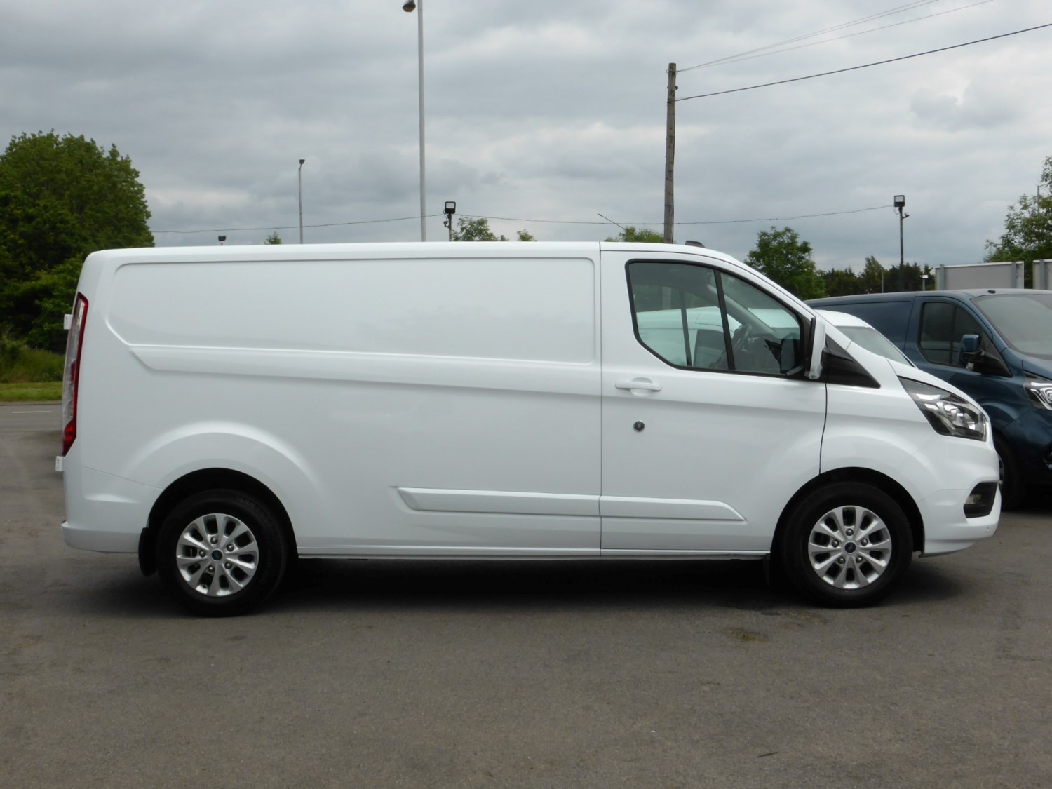 Ford Transit Custom Listing Image