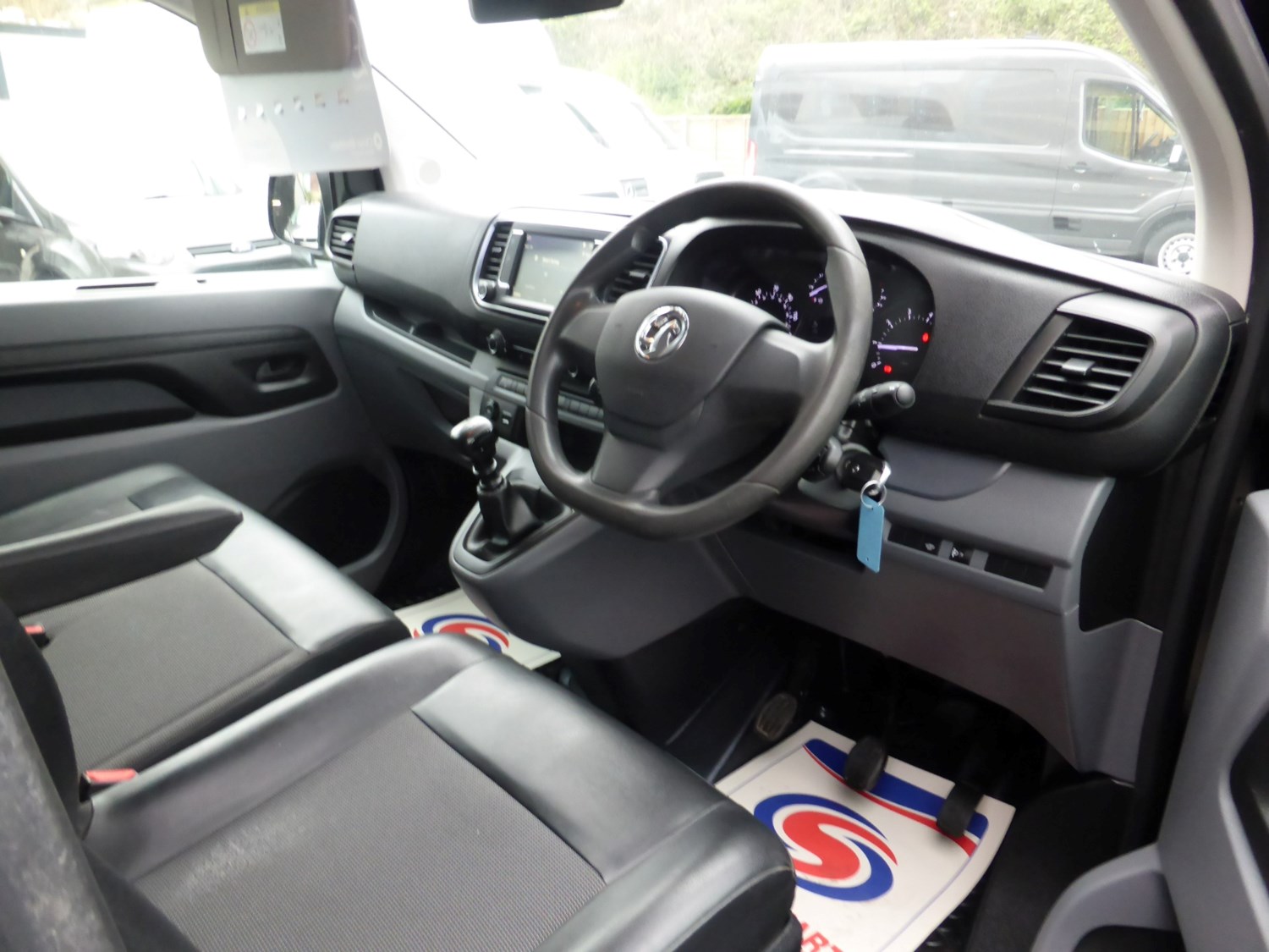 Vauxhall Vivaro Listing Image