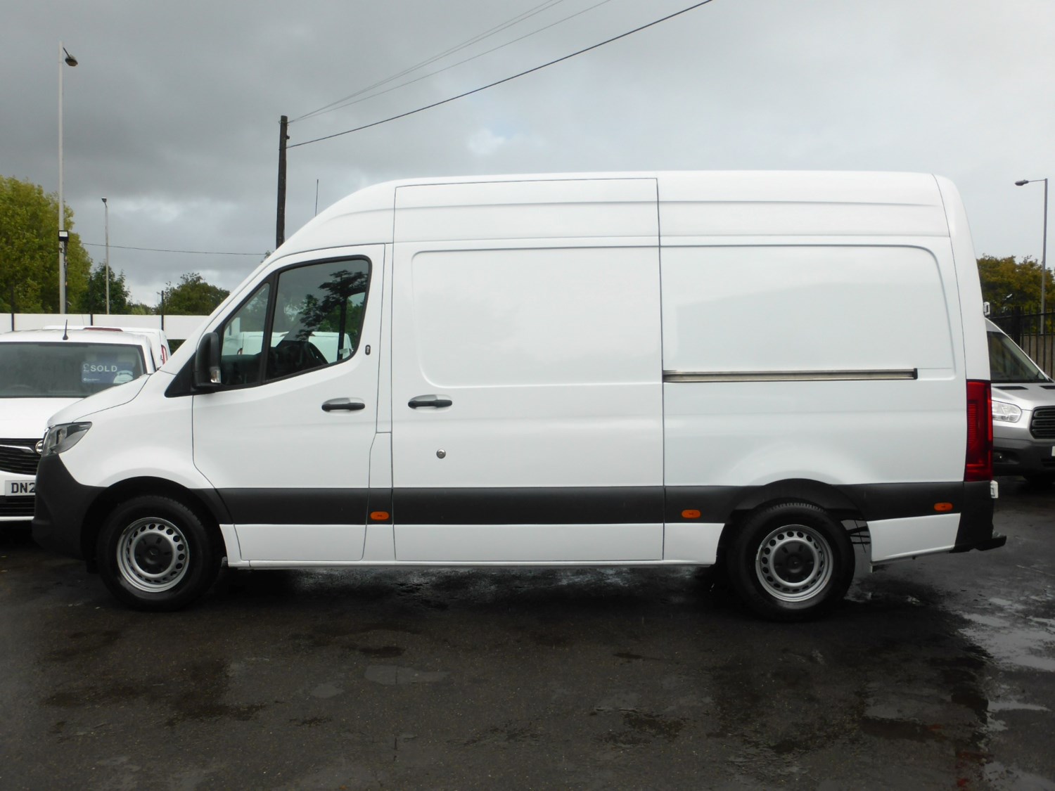 Mercedes-Benz Sprinter Listing Image