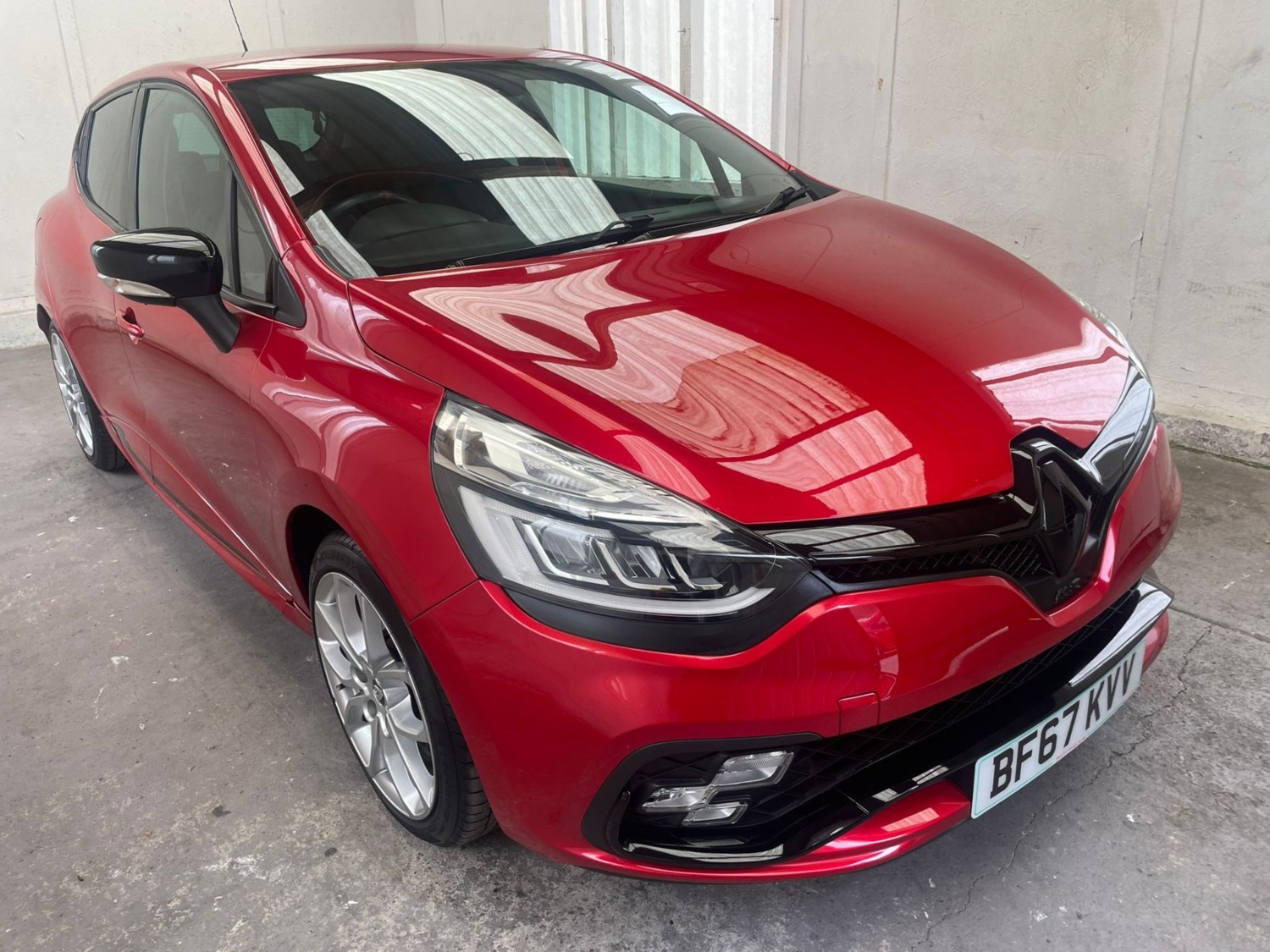 Renault Clio Listing Image